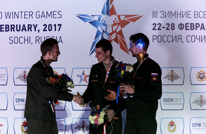 Соревнование по скалолазанию на Всемирных военных играх 40 фото