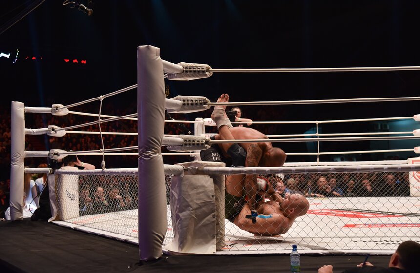 Международный турнир по смешанным единоборствам в "Олимпийском" 17 фото