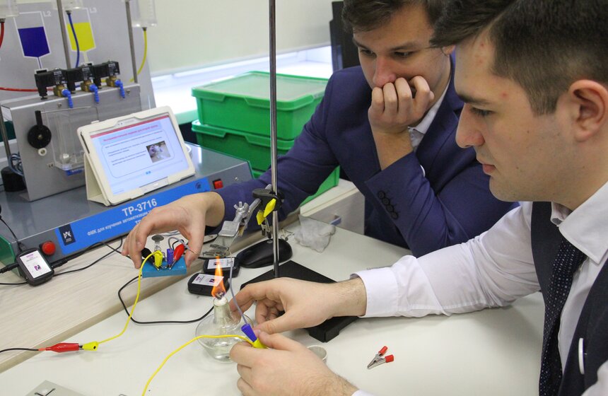 Мэр посетил лицей, где обсудил проект по профопределению 13 фото