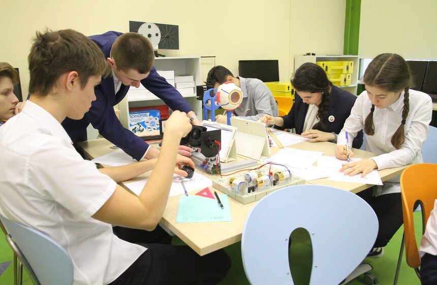 Мэр посетил лицей, где обсудил проект по профопределению 12 фото