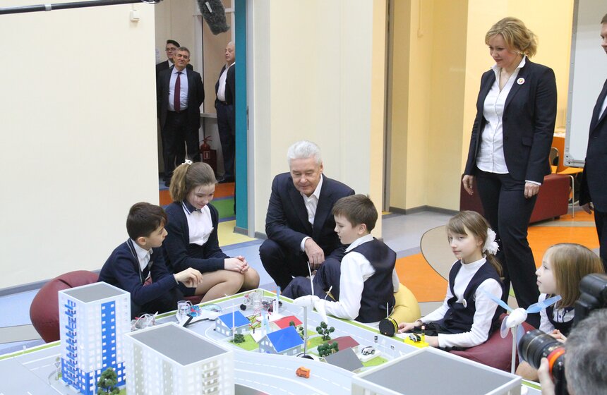 Мэр посетил лицей, где обсудил проект по профопределению 16 фото