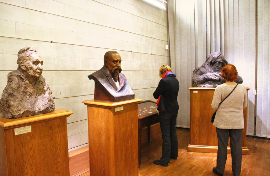 Выставка "Зарайские Сфинксы" открылась в Третьяковке 15 фото