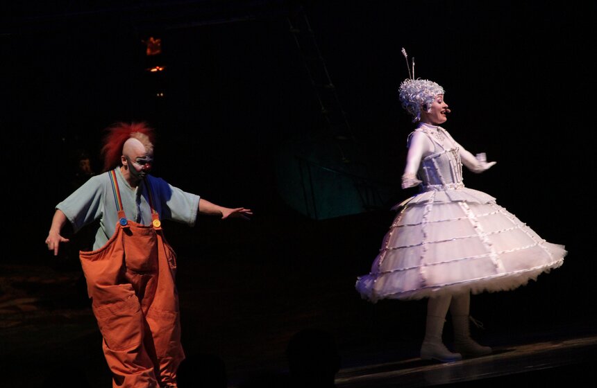 Артисты CIRQUE DU SOLEIL представили в Москве шоу Alegria 8 фото