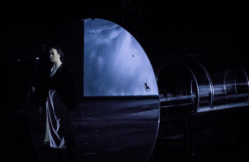 Спектакль "По ту сторону занавеса" в МХТ имени Чехова 6 фото