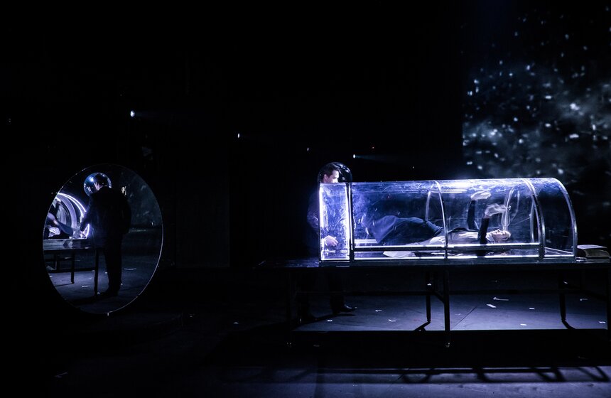 Спектакль "По ту сторону занавеса" в МХТ имени Чехова 9 фото