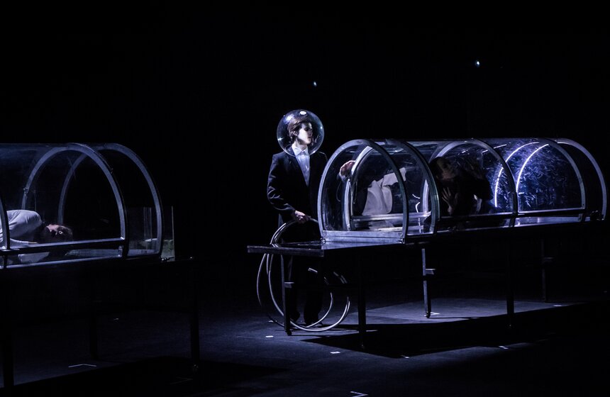 Спектакль "По ту сторону занавеса" в МХТ имени Чехова 10 фото