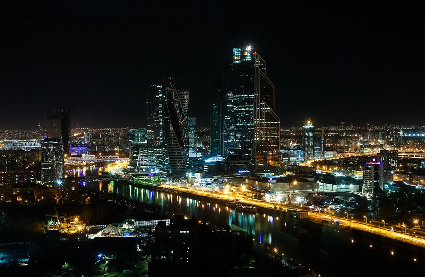 Десятки зданий выключили подсветку в рамках акции "Час Земли" 12 фото