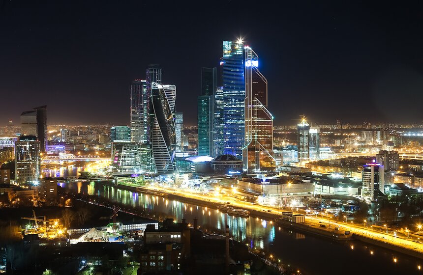 Десятки зданий выключили подсветку в рамках акции "Час Земли" 11 фото