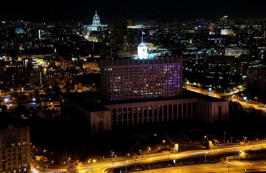 Десятки зданий выключили подсветку в рамках акции "Час Земли" 16 фото