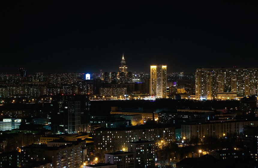 Десятки зданий выключили подсветку в рамках акции "Час Земли" 14 фото