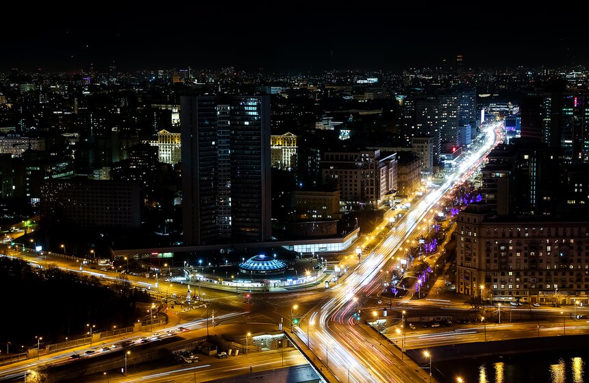 Десятки зданий выключили подсветку в рамках акции "Час Земли" 20 фото