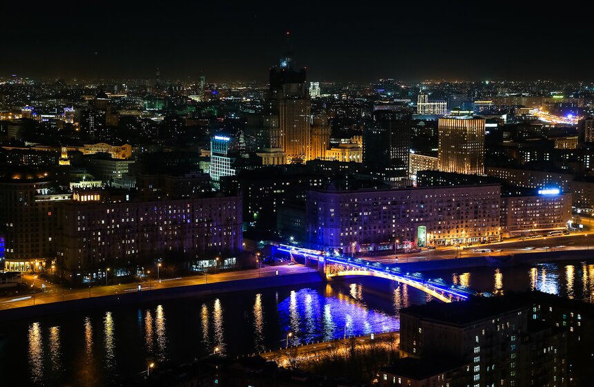 Десятки зданий выключили подсветку в рамках акции "Час Земли" 24 фото