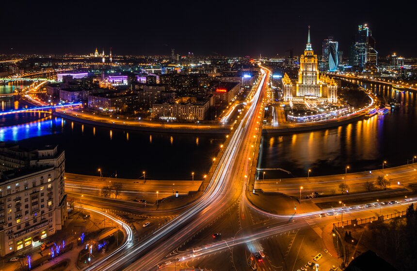 Десятки зданий выключили подсветку в рамках акции "Час Земли" 9 фото