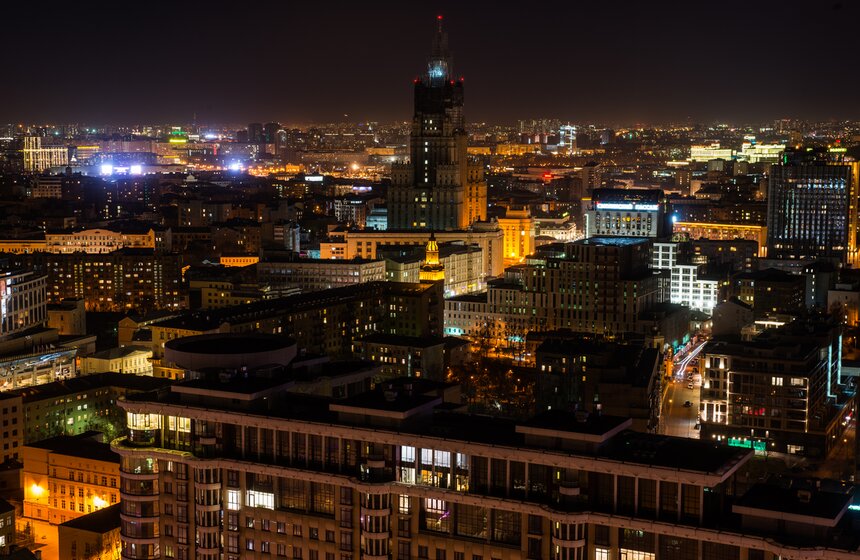 Десятки зданий выключили подсветку в рамках акции "Час Земли" 2 фото