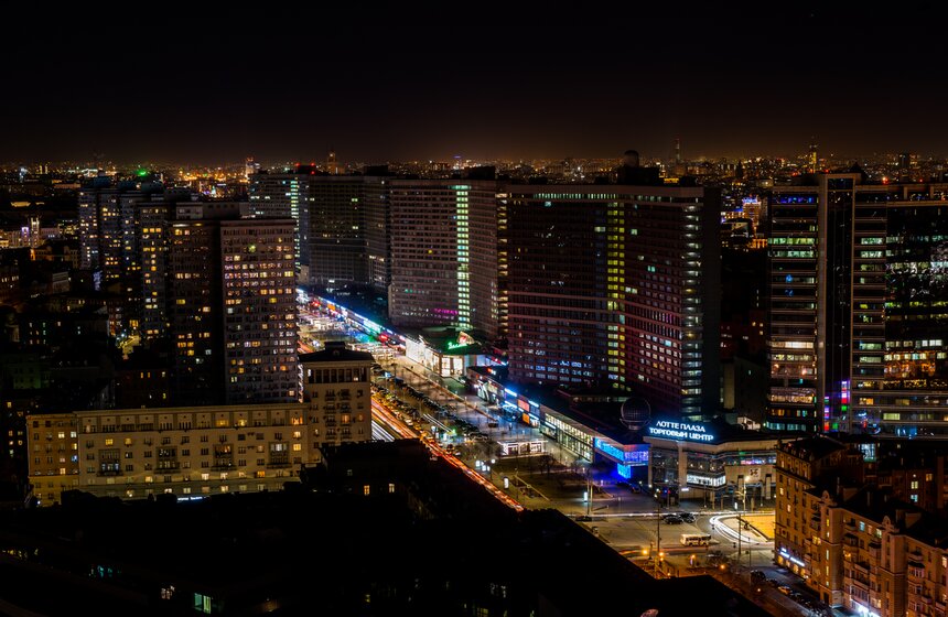 Десятки зданий выключили подсветку в рамках акции "Час Земли" 6 фото