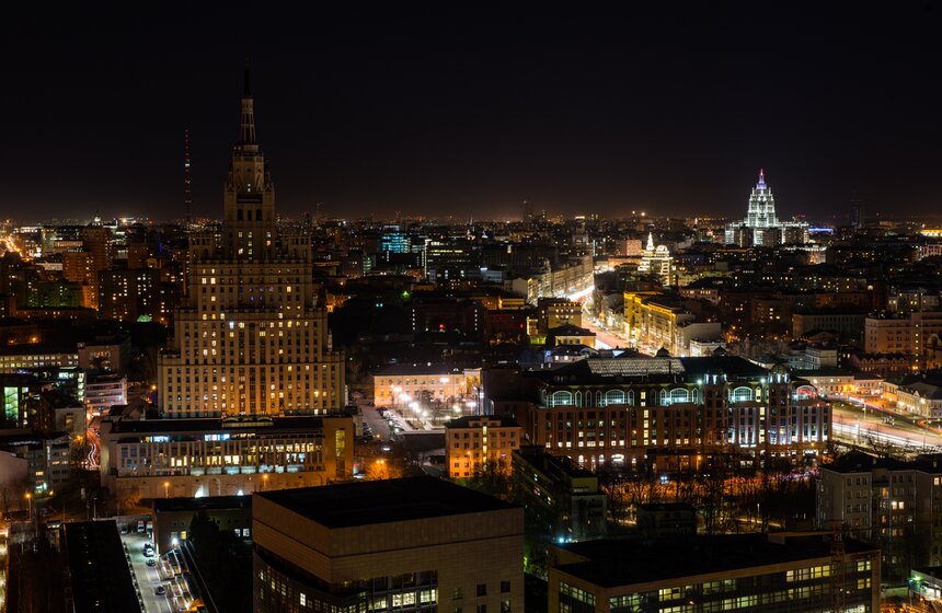 Десятки зданий выключили подсветку в рамках акции "Час Земли" 4 фото