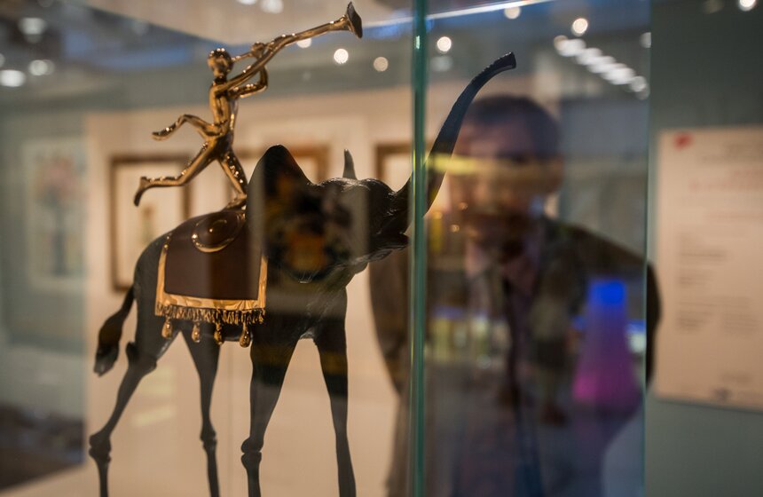 Выставка Сальвадора Дали "Алиса в Стране чудес" 5 фото