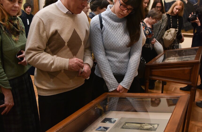 Выставка "Модель художника в объективе фотоаппарата" 3 фото