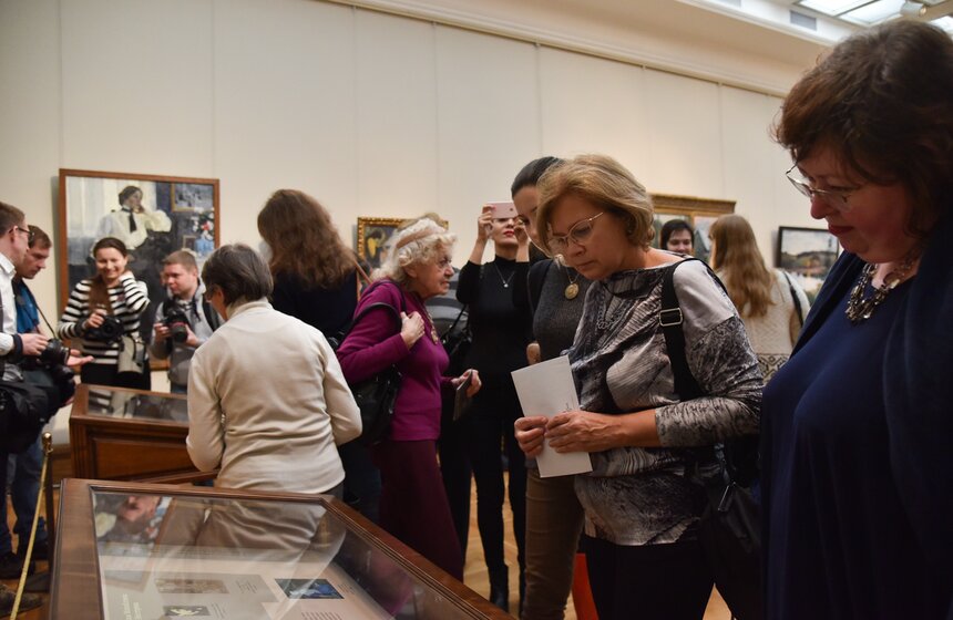 Выставка "Модель художника в объективе фотоаппарата" 4 фото