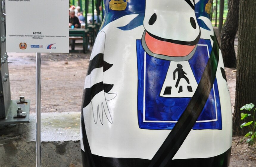 Выставка матрешек "Пристегнись, страна!" 16 фото