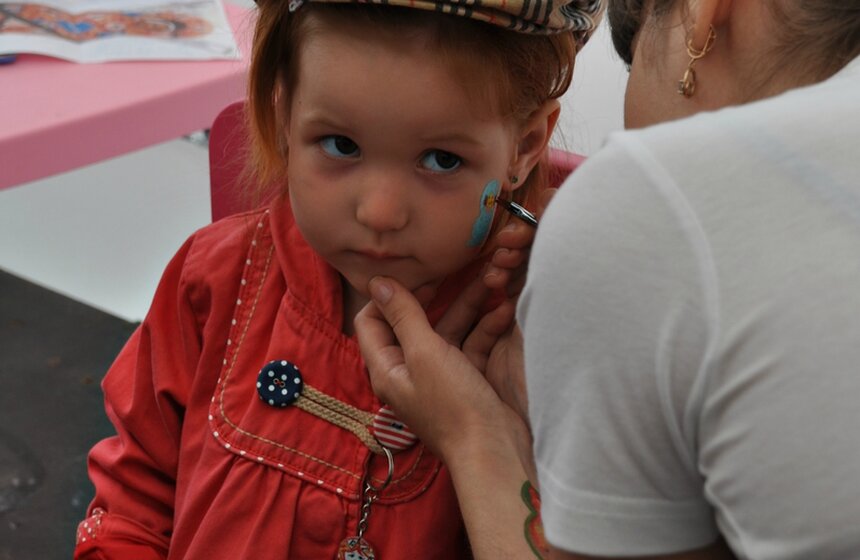 Выставка матрешек "Пристегнись, страна!" 14 фото