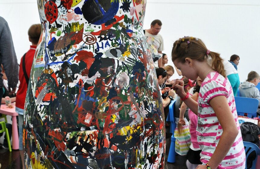 Выставка матрешек "Пристегнись, страна!" 12 фото