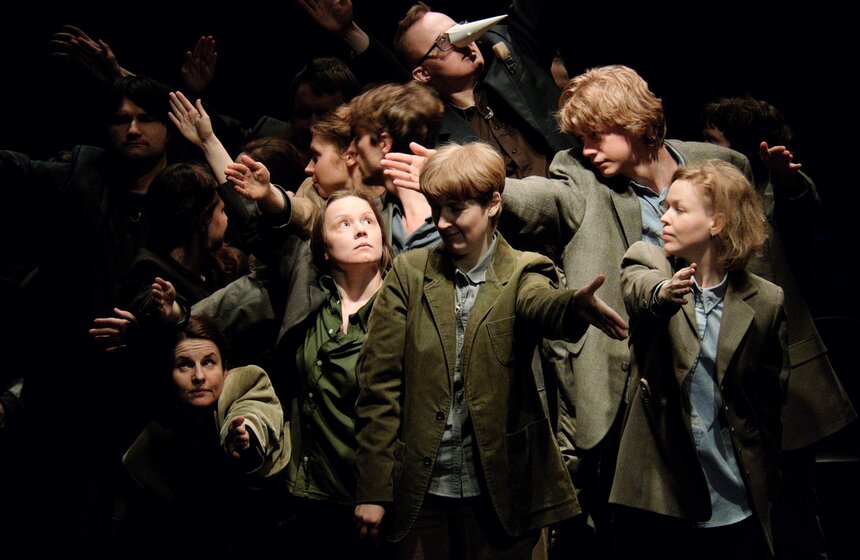 Спектакли "Золотой маски": "Язык птиц" 22 фото