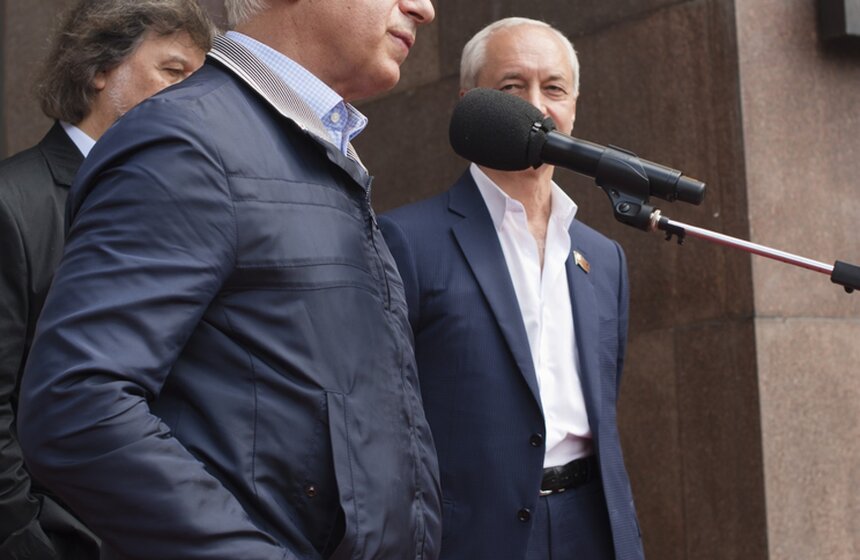 В столице открылась мемориальная доска Андрею Вознесенскому 7 фото