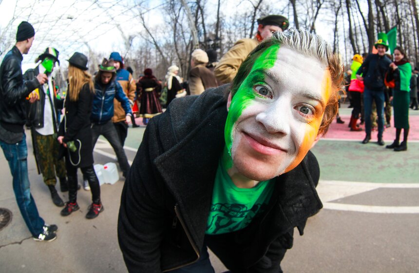Карнавал в честь Дня святого Патрика прошел в Сокольниках 13 фото
