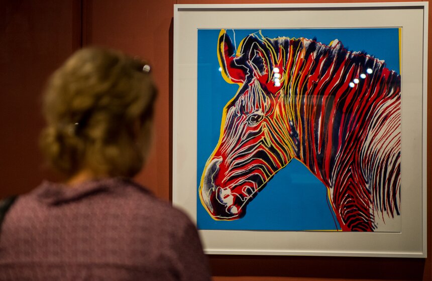 Выставка Уорхолла об исчезающих животных открылась в Москве 9 фото