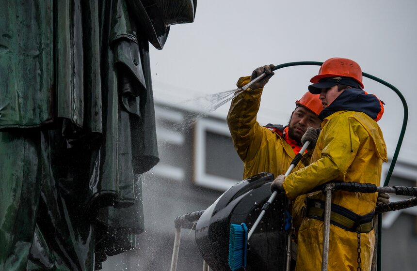 Памятник Пушкину помыли после зимы 8 фото