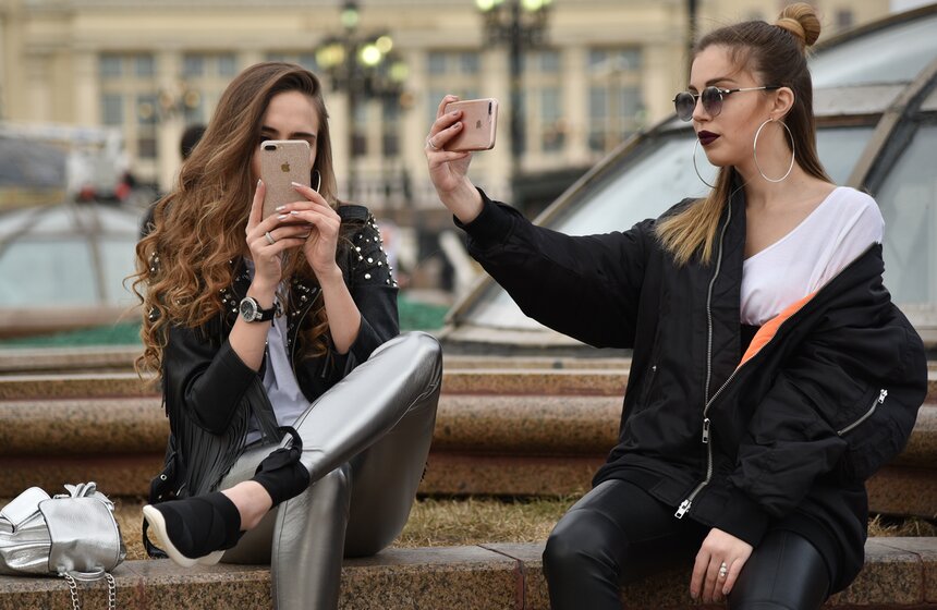 Это что на вас такое: наряды гостей Mercedes-Benz Fashion Week 5 фото