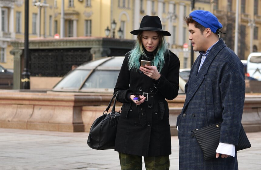 Это что на вас такое: наряды гостей Mercedes-Benz Fashion Week 20 фото