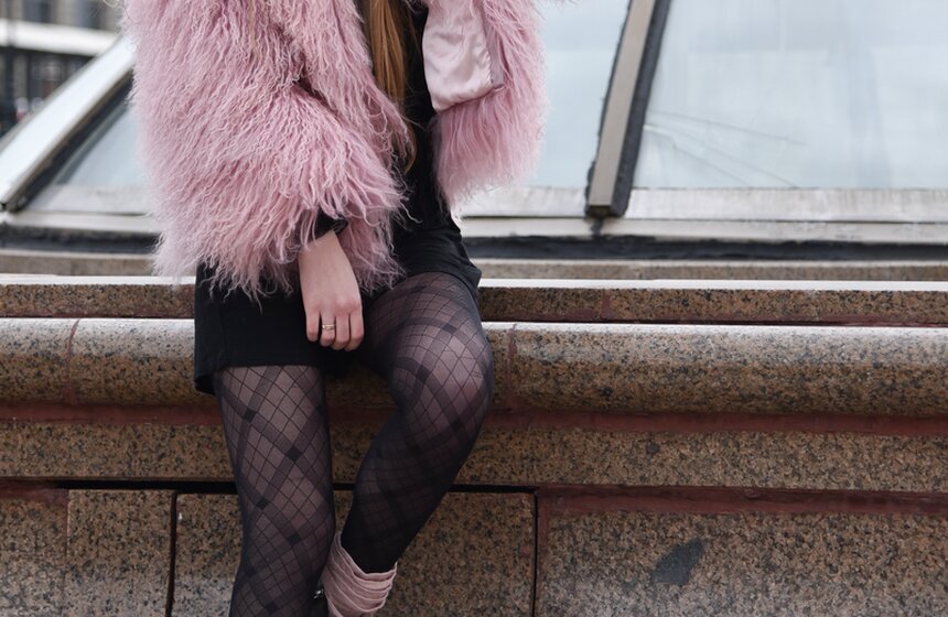 Это что на вас такое: наряды гостей Mercedes-Benz Fashion Week 29 фото