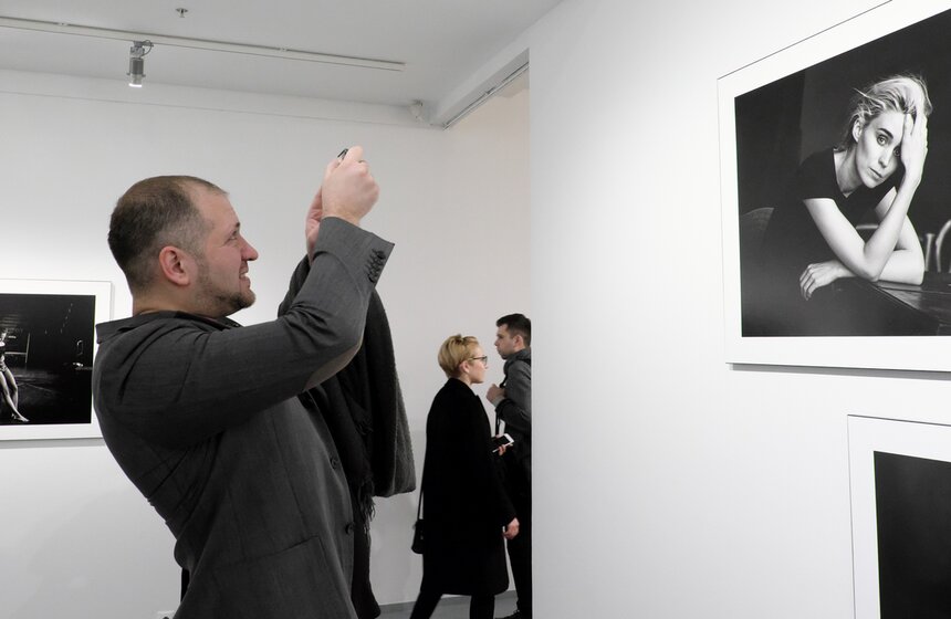 В Мультимедиа Арт Музее открылась выставка 2017 Pirelli Calendar 11 фото