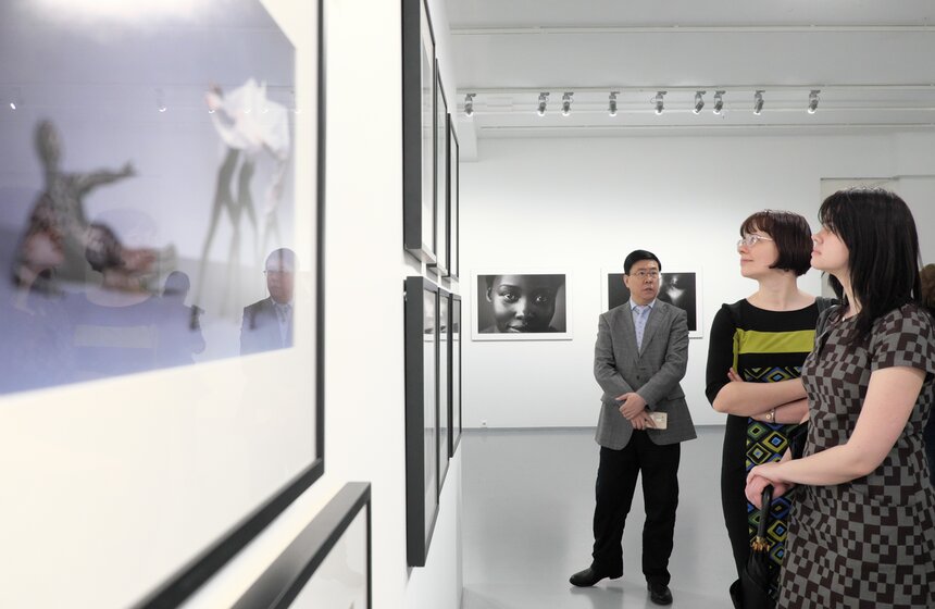 В Мультимедиа Арт Музее открылась выставка 2017 Pirelli Calendar 24 фото