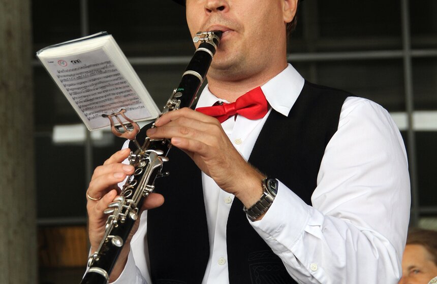 В Москве прошел "Фестиваль шагающих оркестров" 15 фото