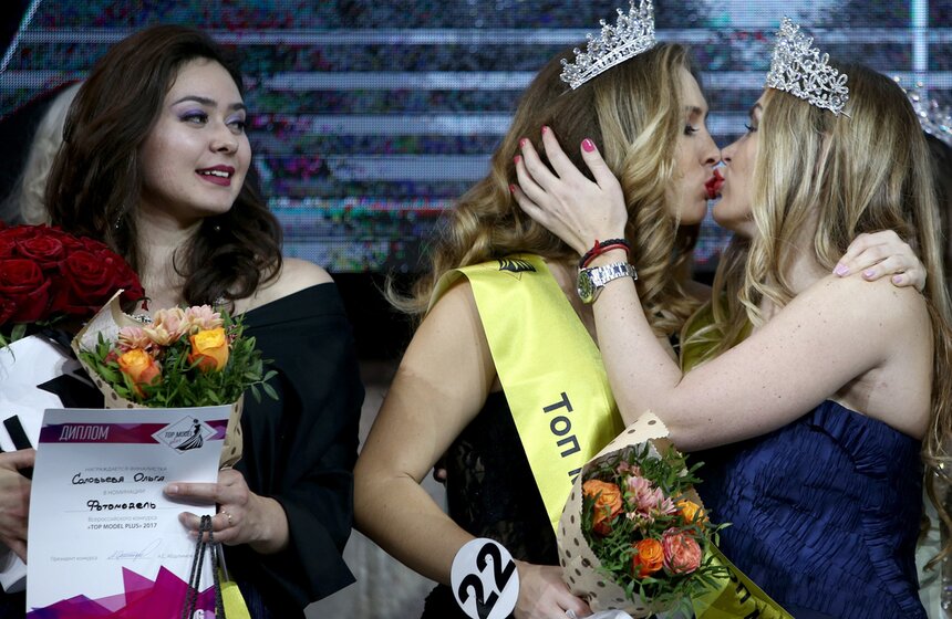Фото: АГН Москва/Никеричев Андрей. Победительницей в номинации "Топ-модель России–2017" стала модель Анастасия Рубанова. А в номинации "Топ-модель Plus–2017" победила Алина Феадакиди. В начале декабря девушки примут участие в конкурсе "Мисс СНГ–2017", который пройдет в Ереване.