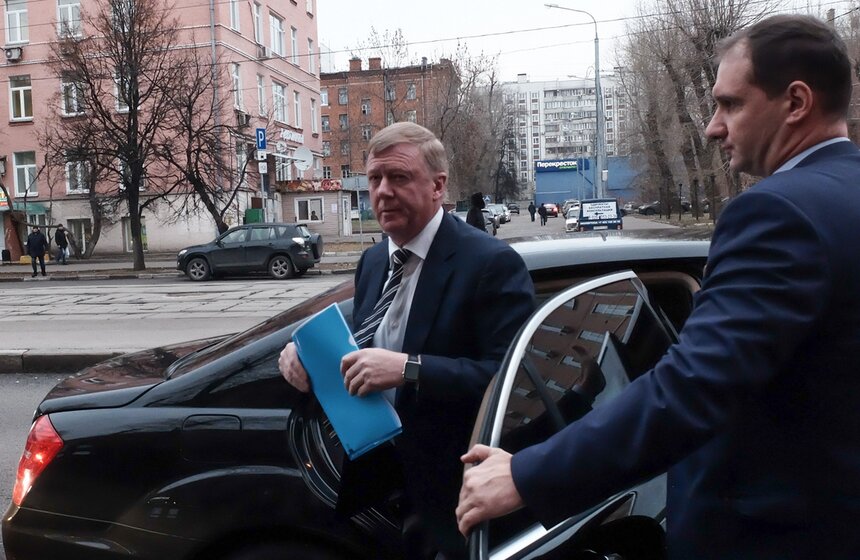 Фото: АГН Москва/Любимов Андрей. Глава "Роснано" Анатолий Чубайс, вызванный в Черемушкинский суд на допрос по делу экс-главы "Роснанотех" Леонида Меламеда (его обвиняют в растрате 220 миллионов рублей), причем в ходе дачи показаний Чубайс вступился за бывшего коллегу.