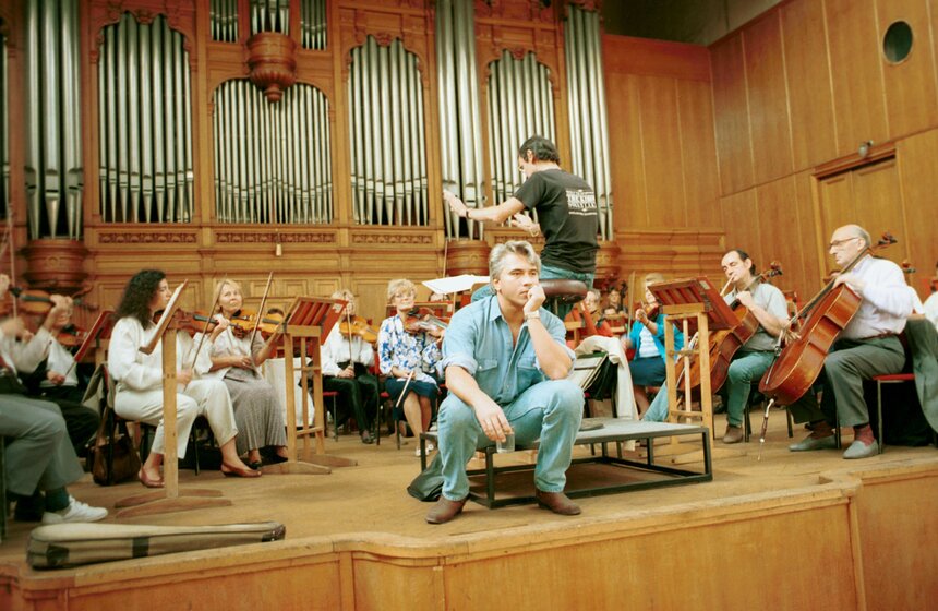 Хворостовский с оркестром Муниципального театра "Новая опера" в Большом зале столичной Консерватории, 1994 год