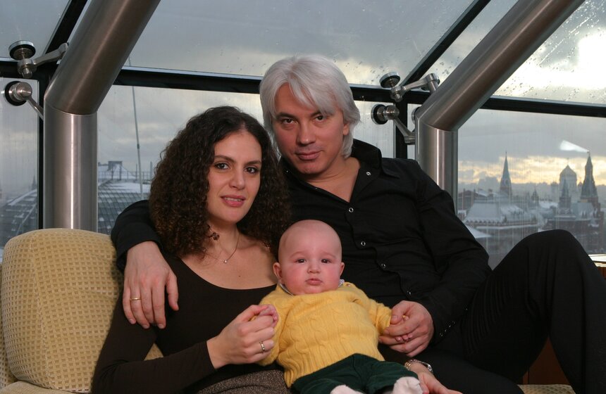 Дмитрий Хворостовский с супругой Флоранс Илли-Хворостовской и сыном Максимом