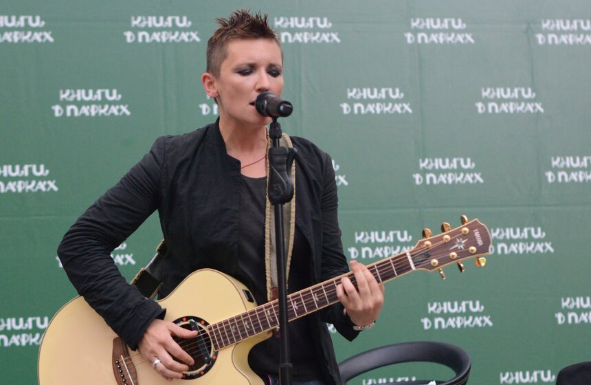 В парке Горького прошли чтения Дианы Арбениной "Я говорю" 6 фото