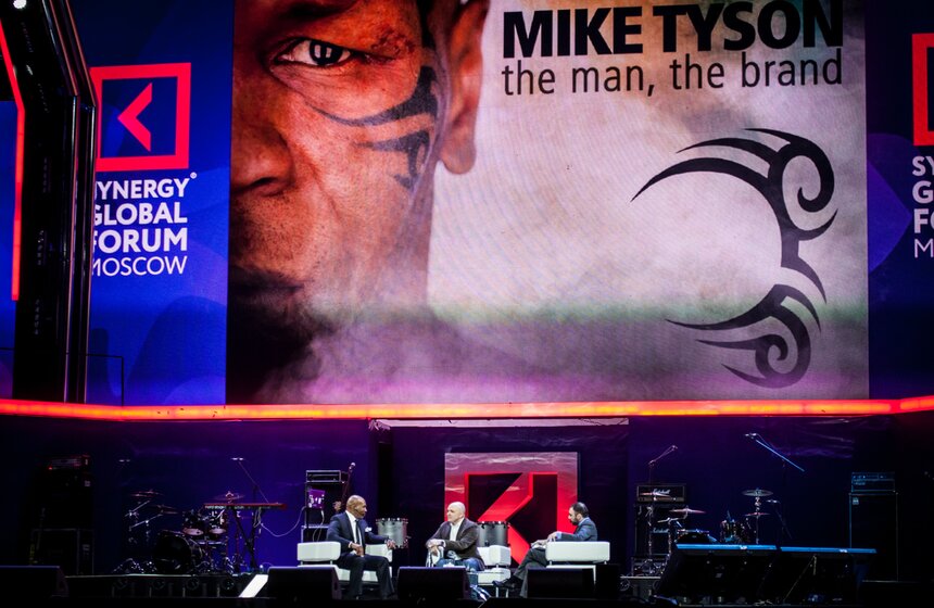 "Между бизнесом и спортом нет разницы" – сказал спортсмен. – "Как в спорте, так и в бизнесе необходимо бороться, иметь наставника, который подскажет куда двигаться дальше".