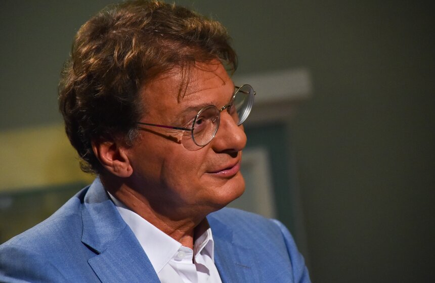 Может ли деятель культуры лезть в политику