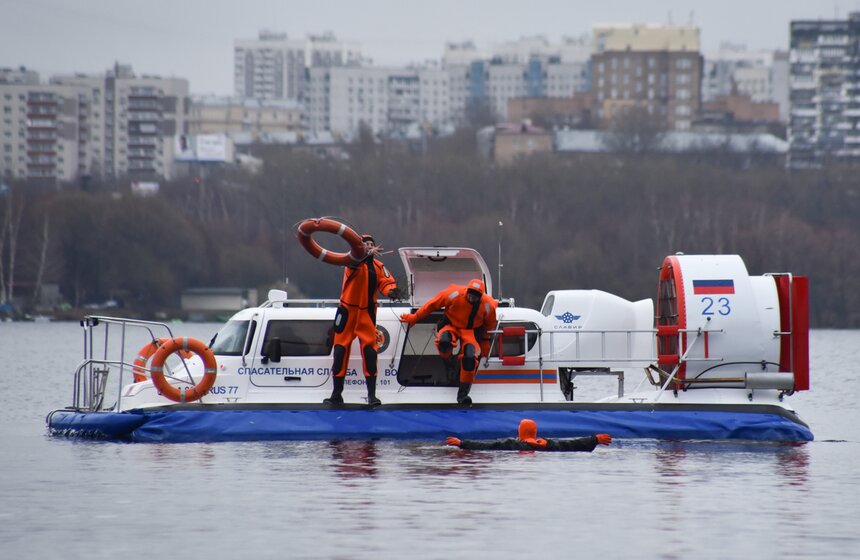 Экипаж вездехода "Сивур" подоспел на помощь