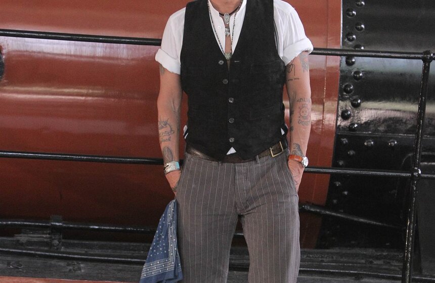 Джонни Депп представил в Москве новый фильм "Одинокий рейнджер" 13 фото