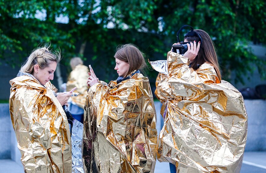 Премьера VR-постановки Максима Диденко "Клетка с попугаями" 4 фото