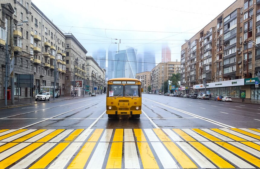 Парад ретротехники прошел в Москве 23 фото