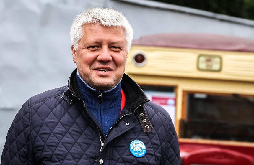 Парад ретротехники прошел в Москве 16 фото