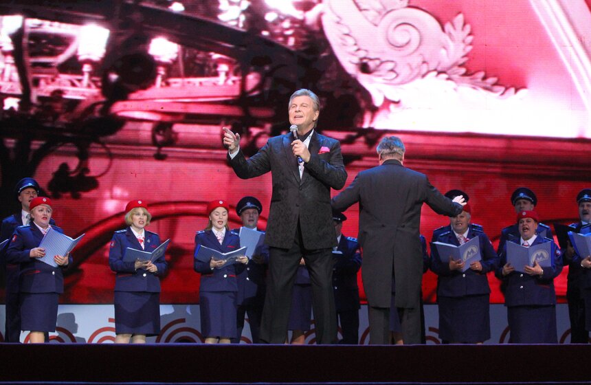 Концерт ко Дню транспорта прошел в Москве 17 фото